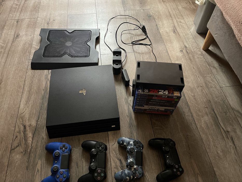 Sprzedam ps4 pro zestaw