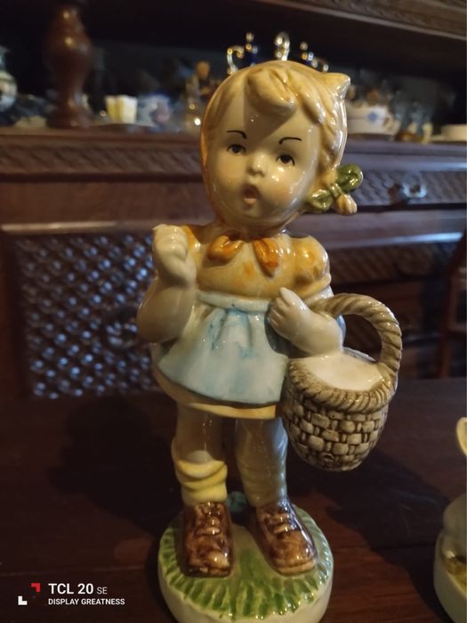Bonito casal de meninos em louça Portuguesa