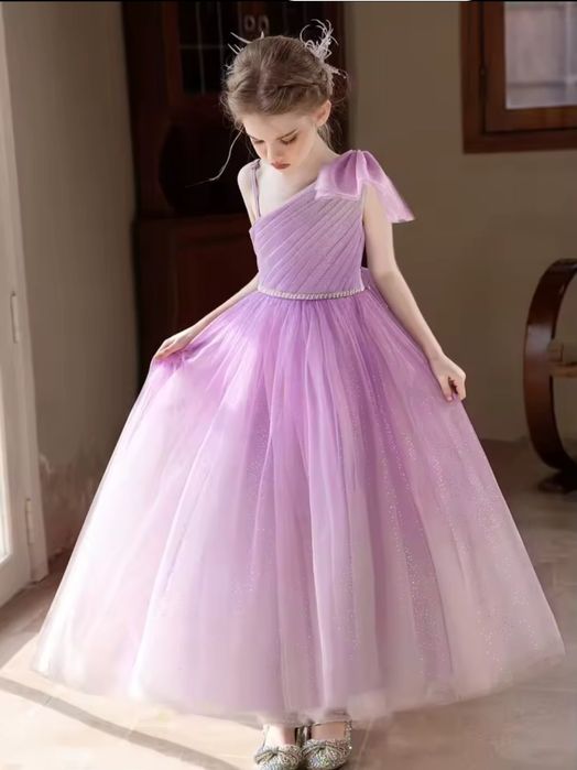 Ошатна сукня на дівчинку