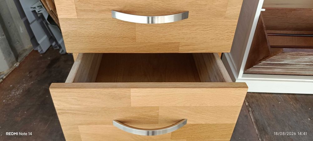 Mesa de Cabeceira com 3 gavetas (Ultima oportunidade)