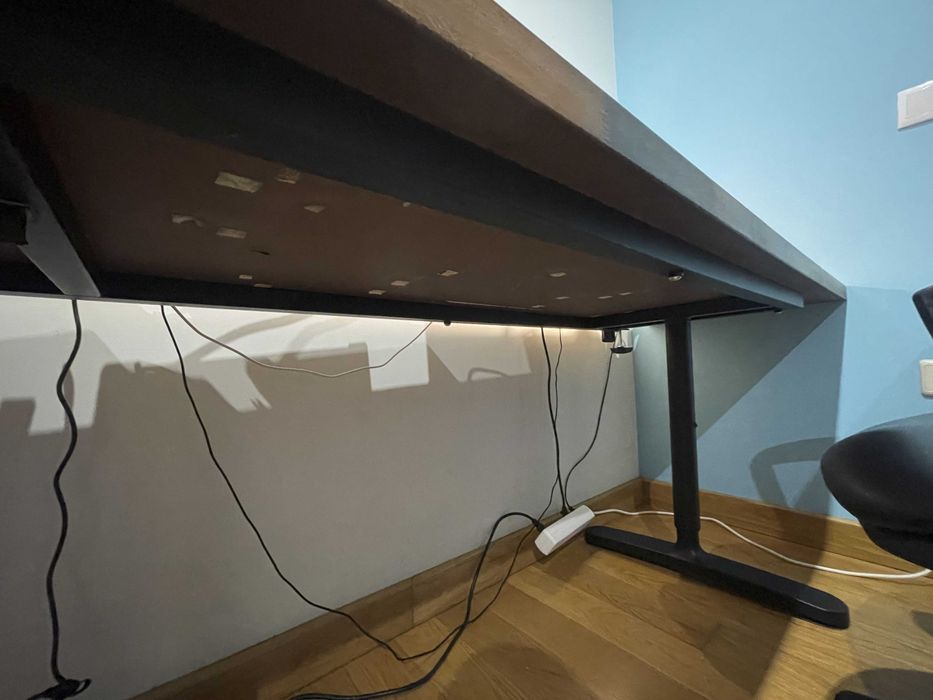 Secretária Karlby Nogueira + Estrutura Bekant IKEA