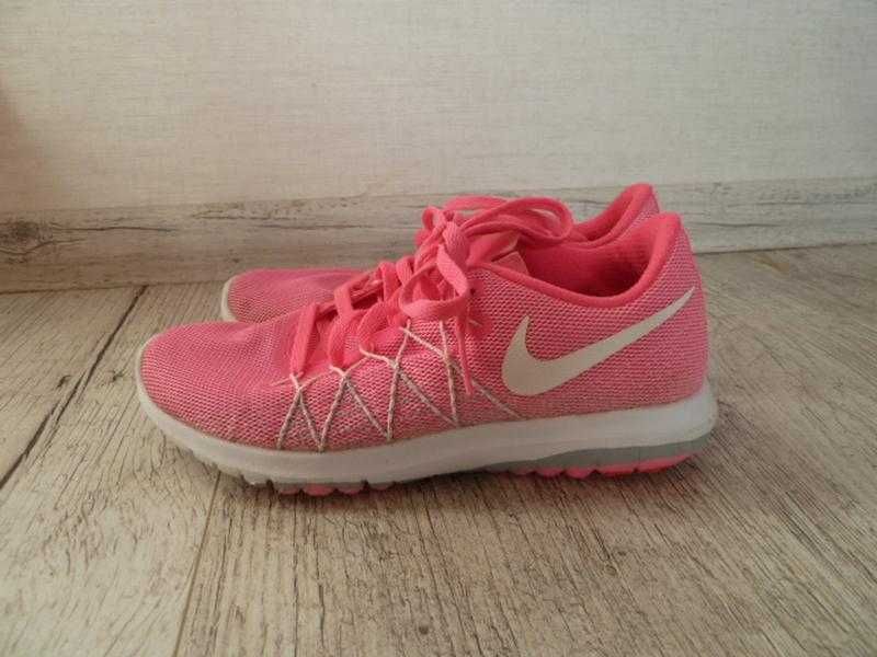 Nike fury 2 Кросівки Найк, р 36, (UK 3,5) устілка 23 см чудовий стан