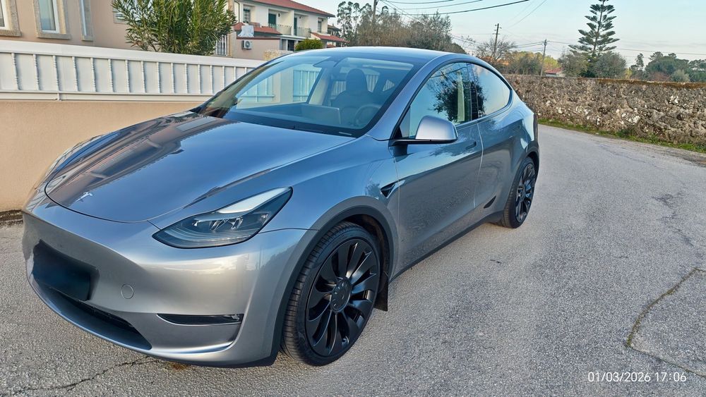 Tesla Model Y Performance Tração Integral foto 3