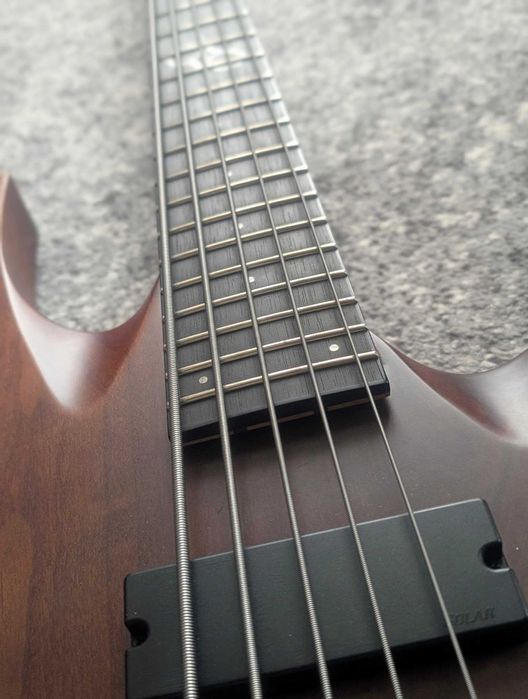 Бас-гитара Solar Guitars AB2.5AN (5 струн) + кейс