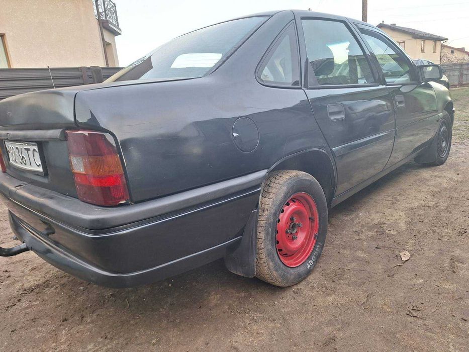 Opel Vectra A 1.8 93-й рік поТ/П на ходу обмін на мото на обмін не їду