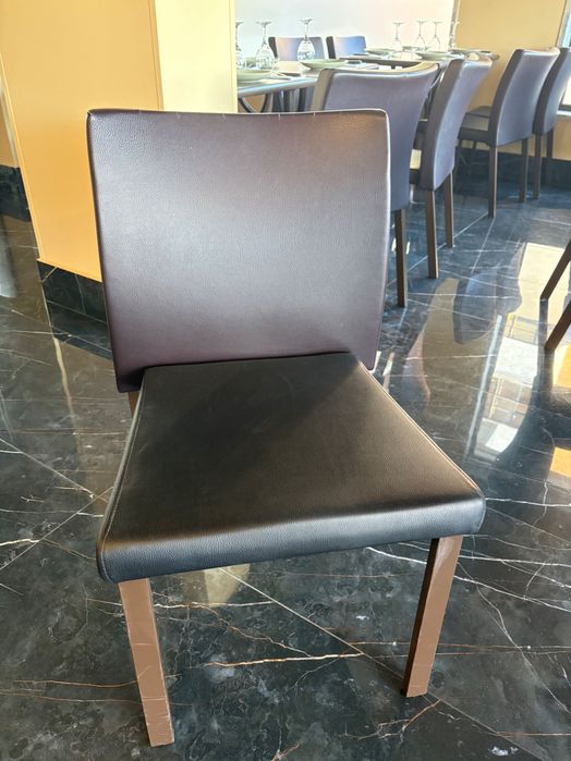 Recheio de restaurante, cadeiras 15€ cada
