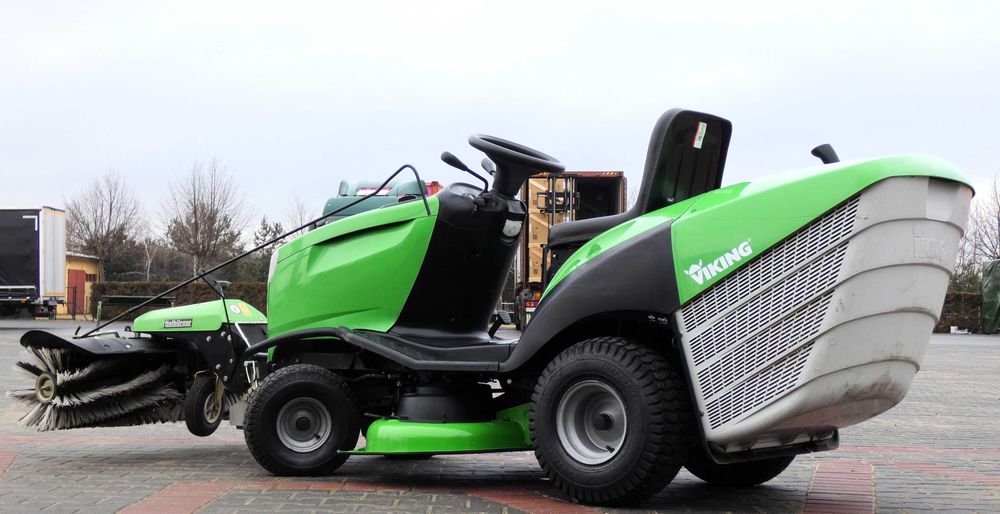 Traktor kosiarka Viking T5 B&S 2 Cylindry Zamiatarka (260201.6) Baras