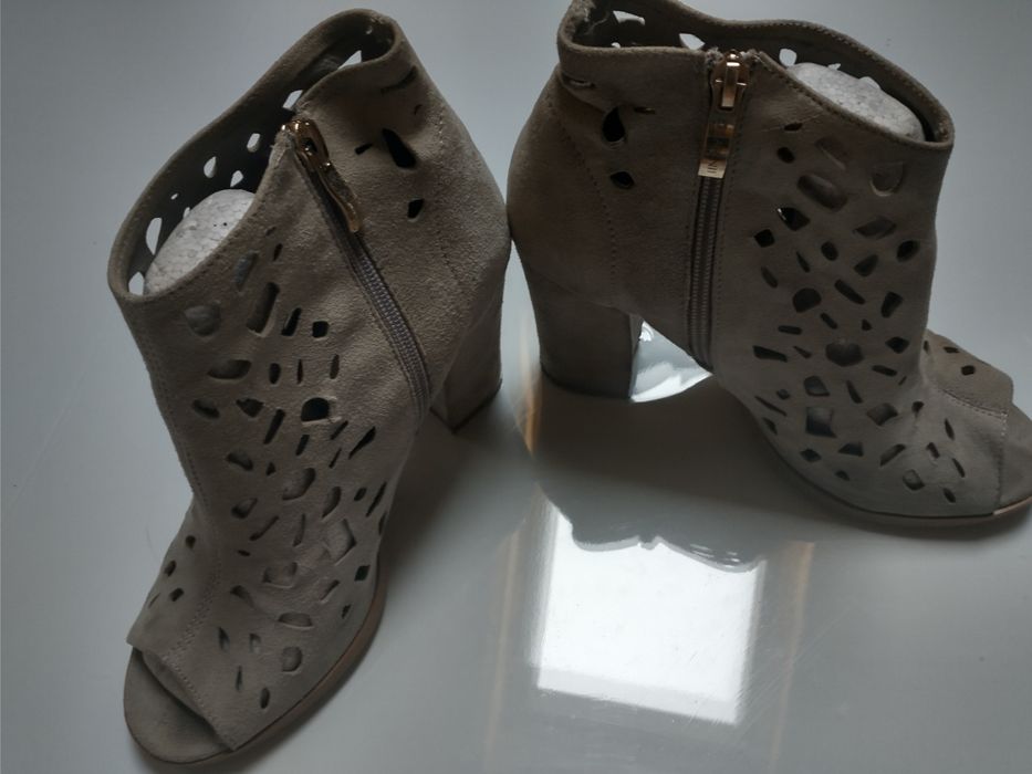 Buty sandały Carinii 38