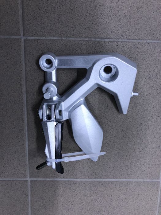 Loncin cr4 лівий кронштейн