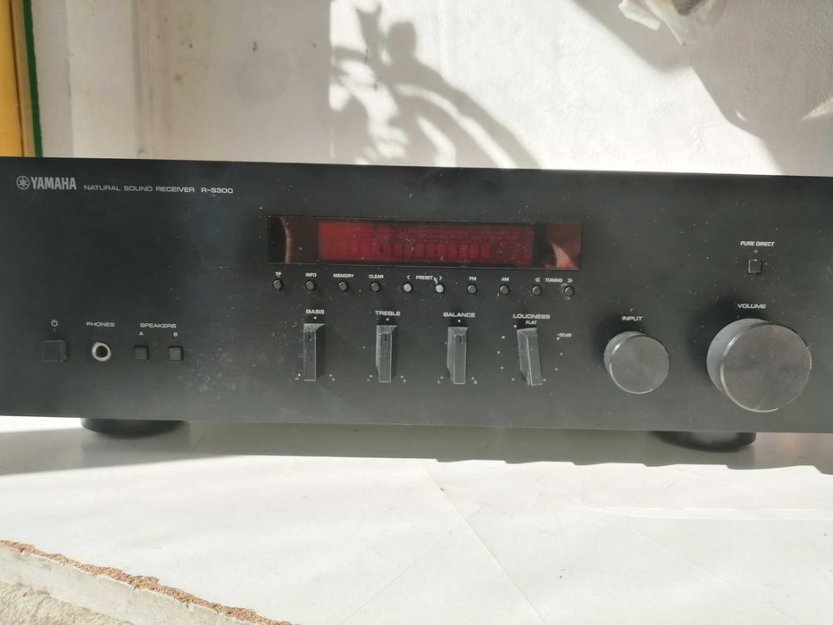 Amplificador de audio Yamaha modelo R-S300 para peças
