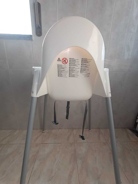 Cadeira de bebê branca