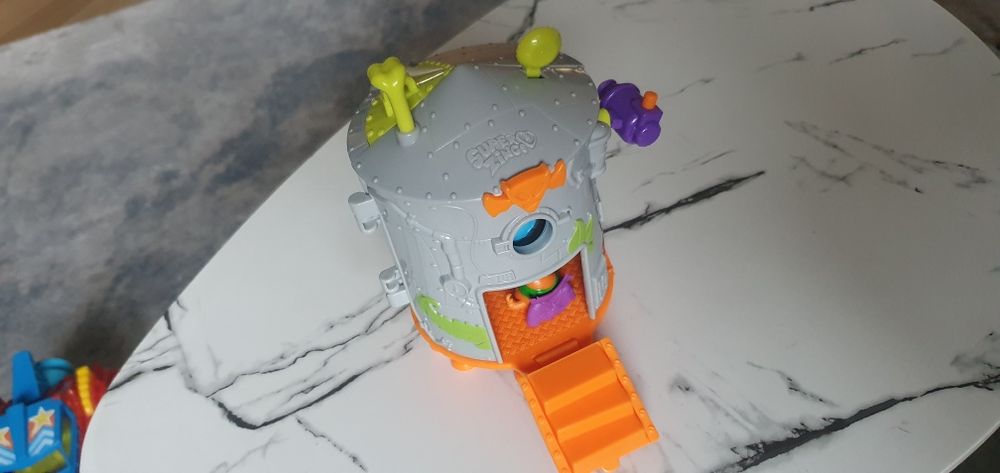 Laboratorium Super Zings