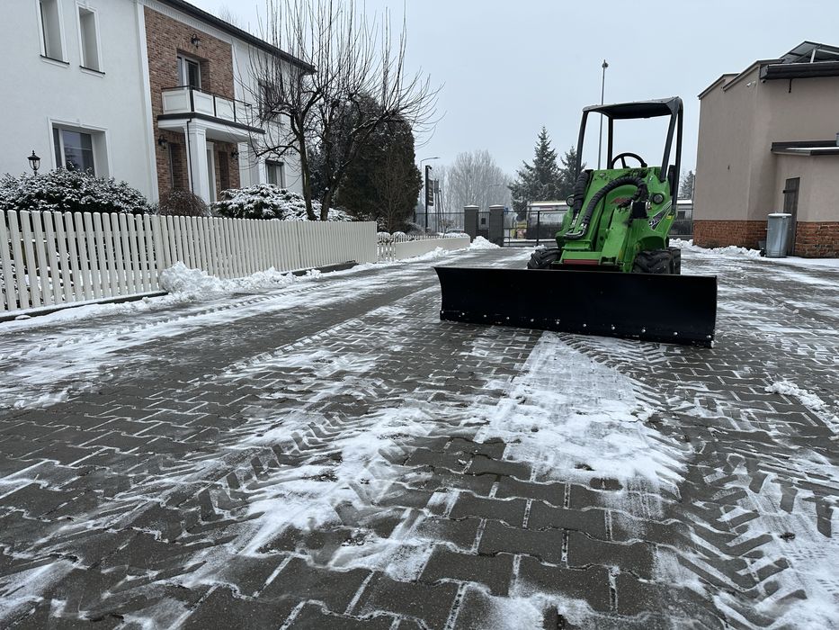Usługi ładowarką/Glebogryzarka separacyjna/Odśnieżanie