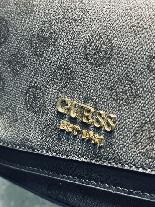 Продам сумку Guess