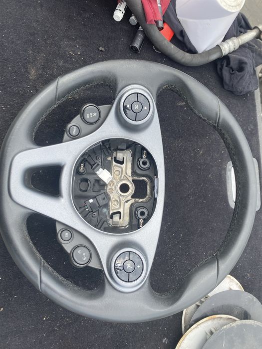 Kierownica multifunkcja Renault Twingo III Trafic III Smart Forfour II