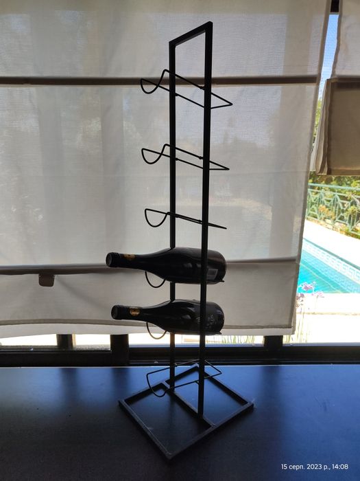 Garrafeira metálica para 6 garrafas