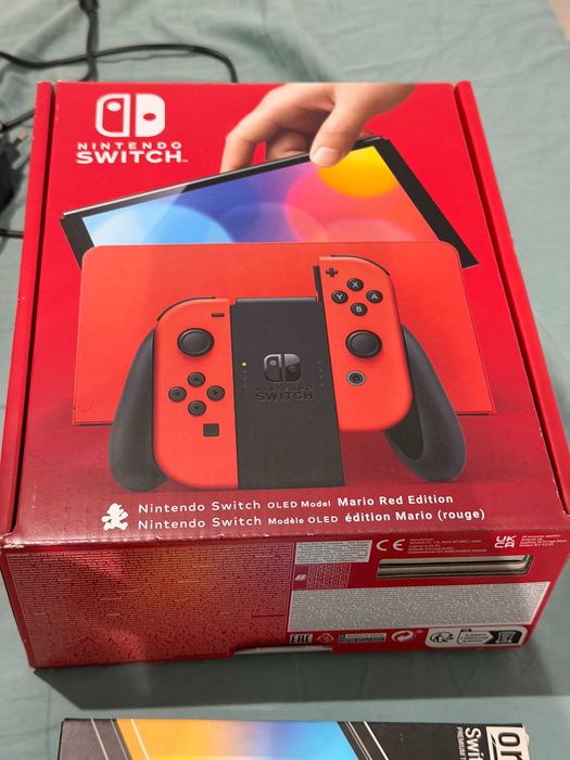 Nintendo Switch Oled Mario Red Edition z akcesoriami, jak nowa