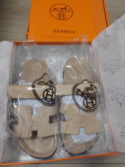 Шльопанці,Сандалі Hermes