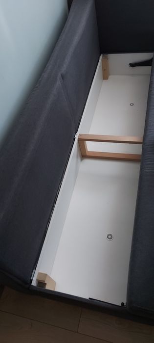 Używany sofa,narożnik,poduchy,pufa.