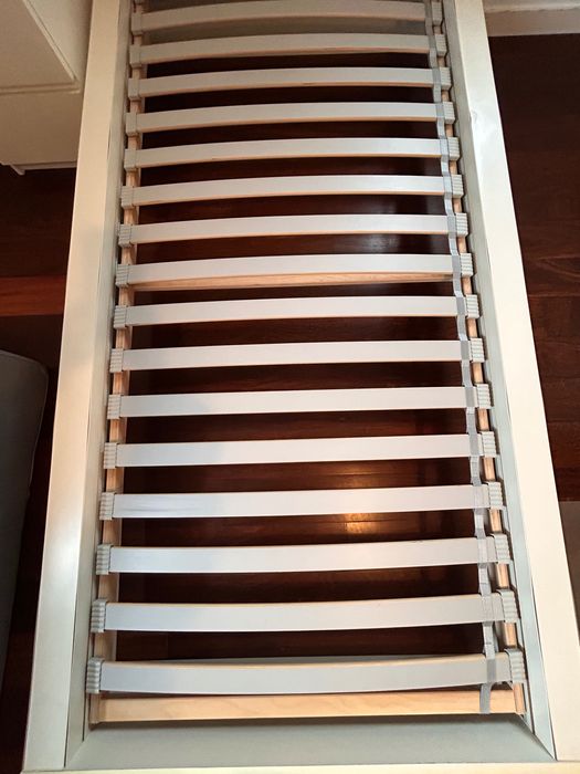 Cama, colchão e estrado IKEA