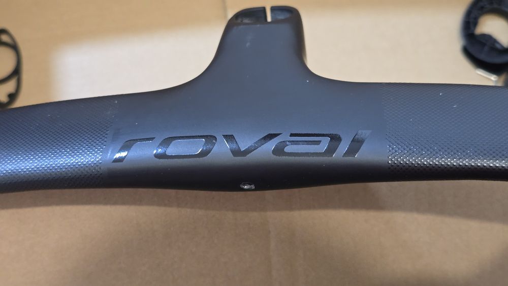 Guiador Integrado Roval Rapide Carbon
