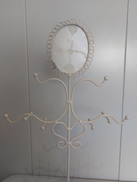 Stojak na biżuterię