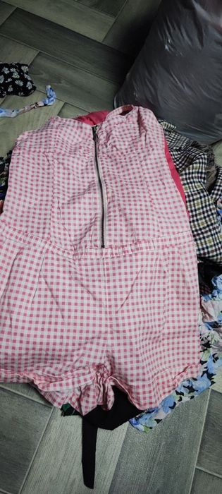 Віддам пакети жіночого одягу різного розміру за 100 грн