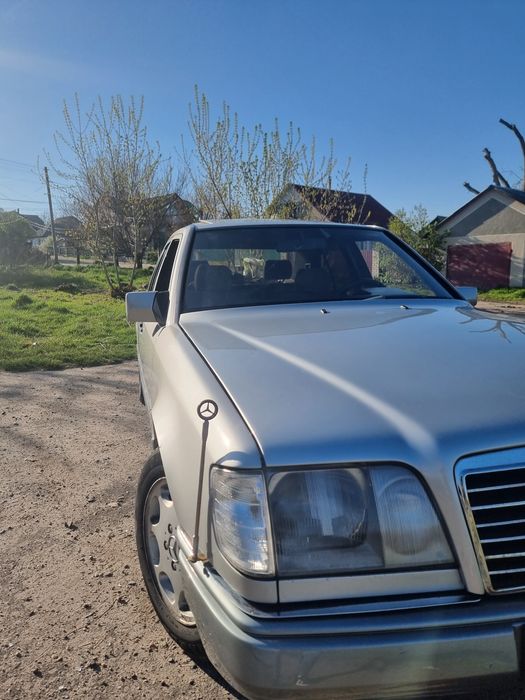 Mercedes(мерседес) w124 e220