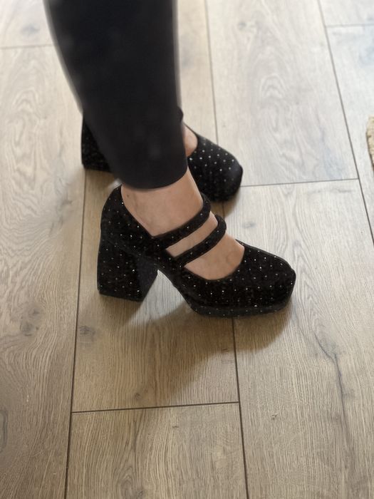 Оксамитові туфлі