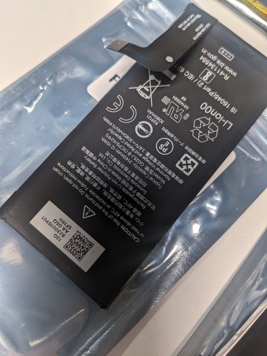 Продам аккумуляторы сервисные Google Pixel 5