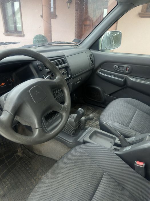 Mitsubishi L200 pickup