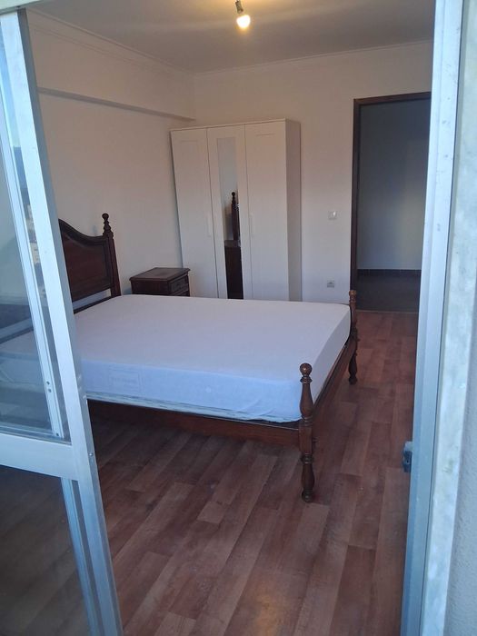 Arrenda-se quarto