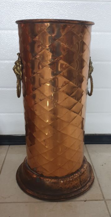 2 jarrões em cobre martelado