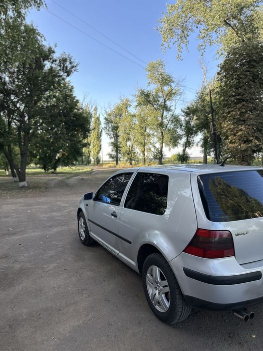 Продам Volkswagen Golf 4 1.4 16.v