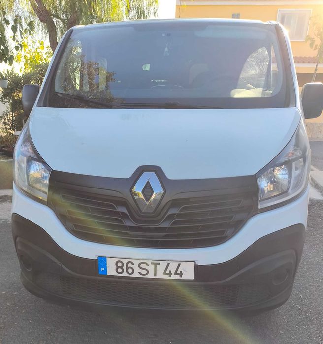 Carrinha Renault Trafic 9 lugares