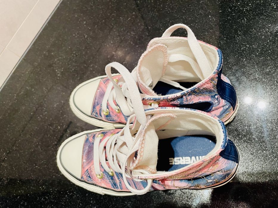 Różowo niebiesko złote trampki Converse za kostkę