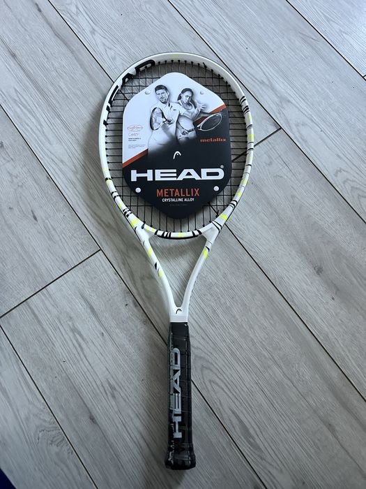 Nowa rakieta tenisowa firmy Head .
