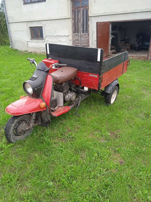 Муравей  з документами все перебране