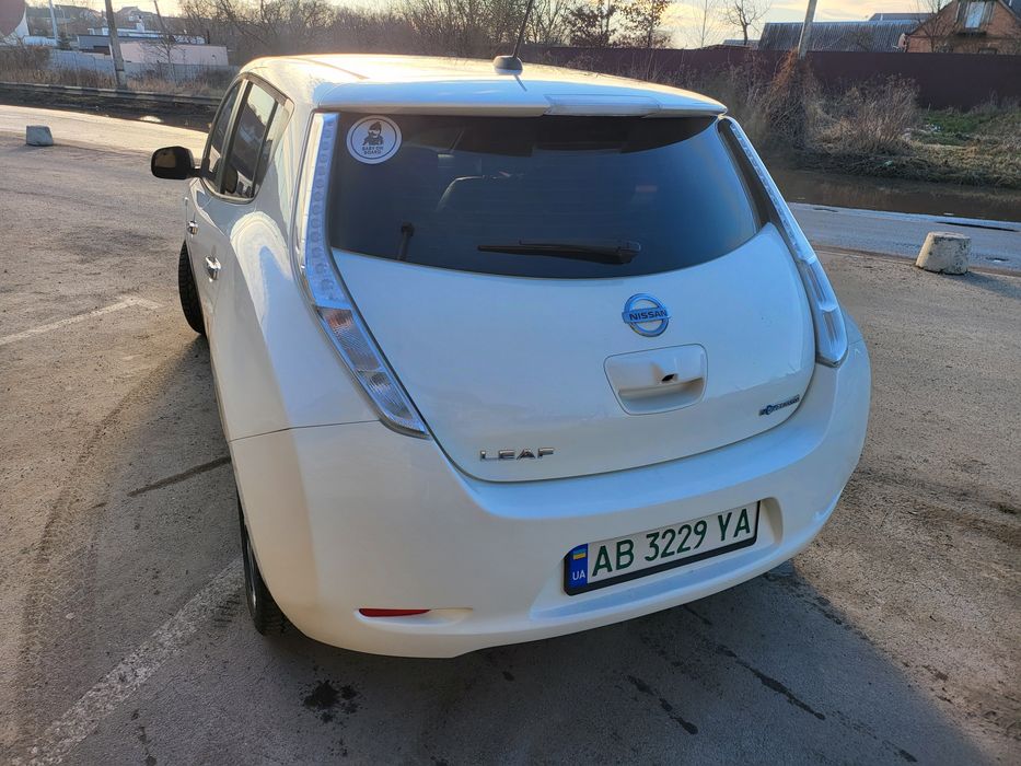 Продам нісан ліф 38кв