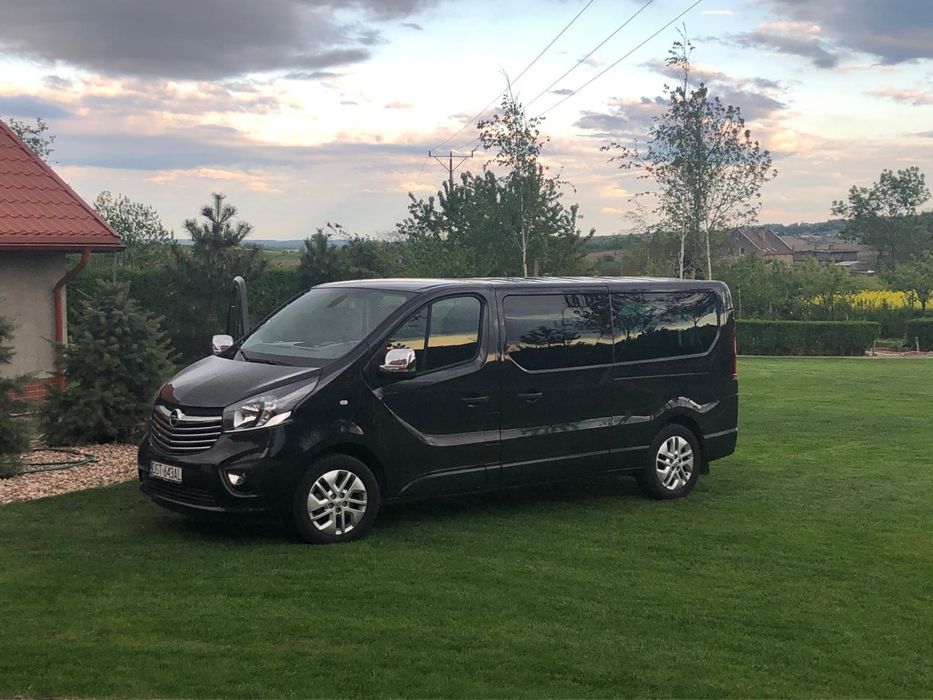 Wynajem BUS 9 osobowy Opel Vivaro Long