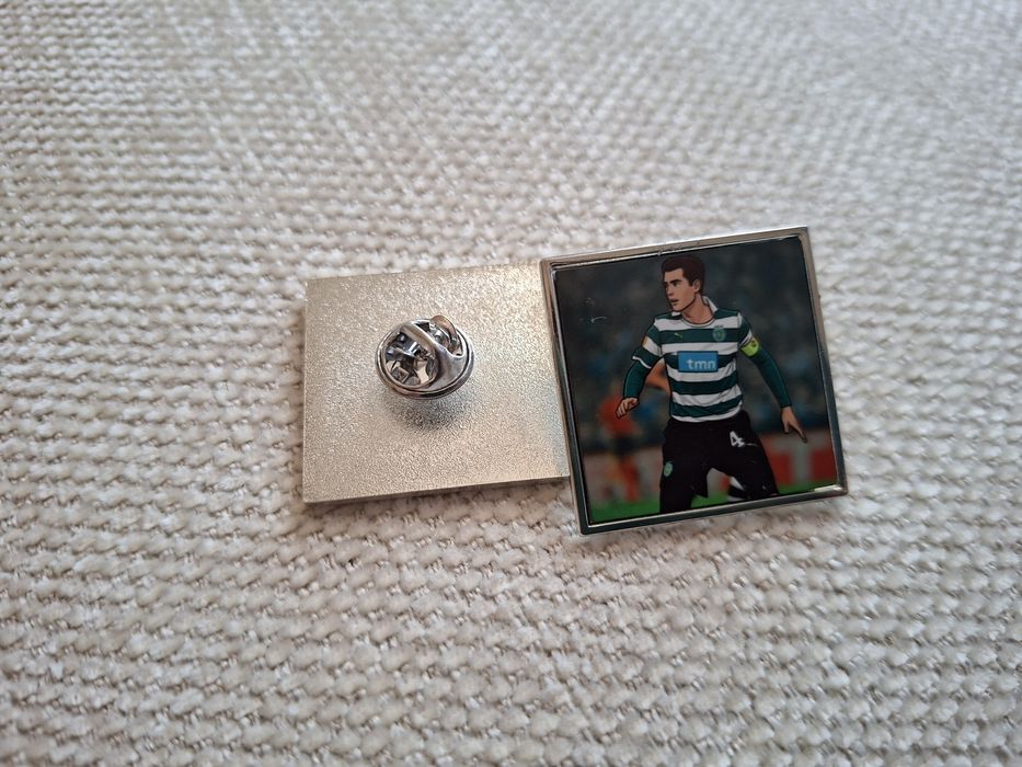 Vários pins Sporting