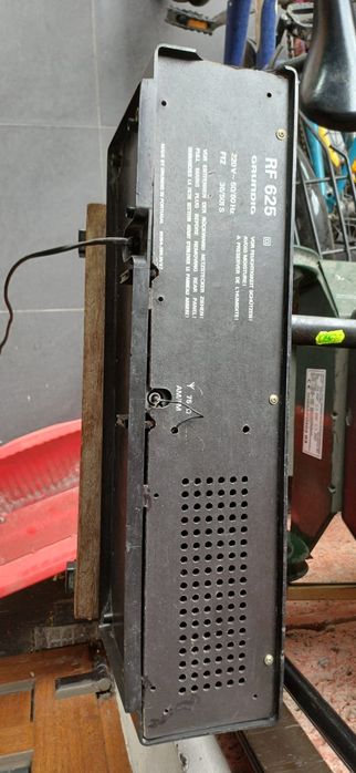Радіоприймач Grundig в ретро стилі