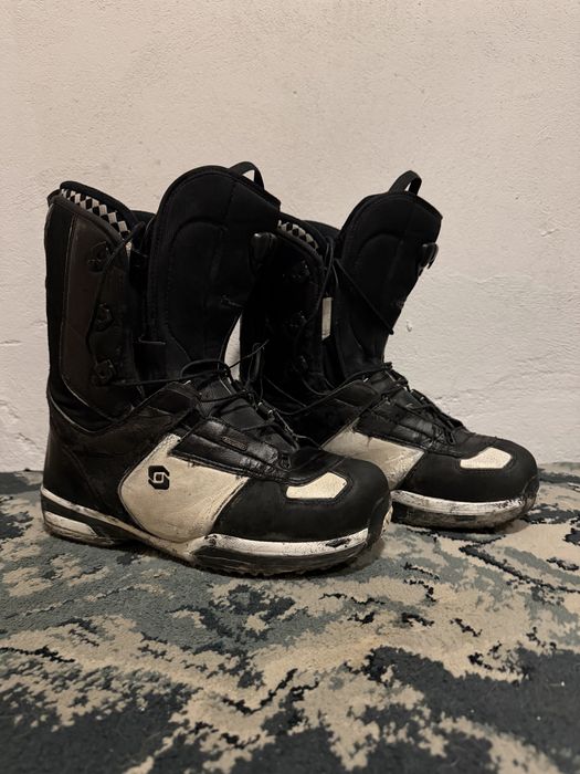 Buty snowboardowe Salomon 29.5 cm 46 1/3 deskę snowboard 46.5 29,5 45