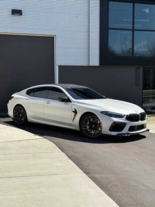 BMW M8 Competition      2022