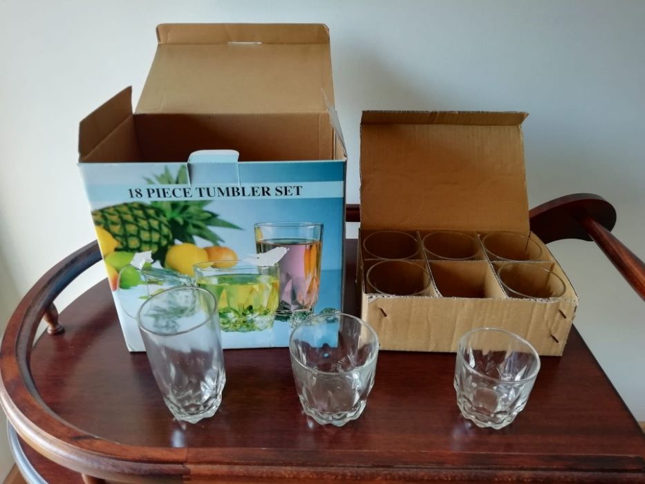 Caixa de Conjunto de 18 copos (NOVOS)