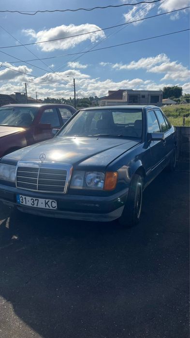 Mercedes-Benz 200D W124