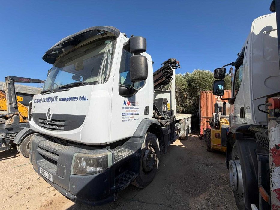 Renault grua hiab 166