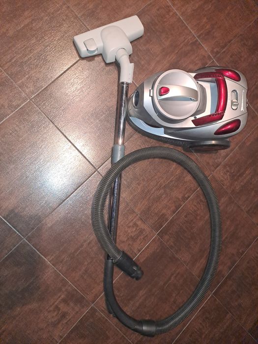 Odkurzacz bezworkowy clatronic 2000w