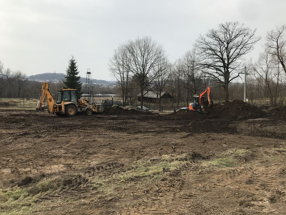 Uslugi koparka koparko-ładowarka