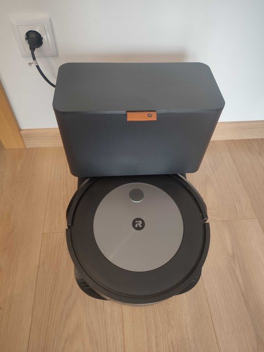 Irobot J7+ com 10 sacos de aspiração